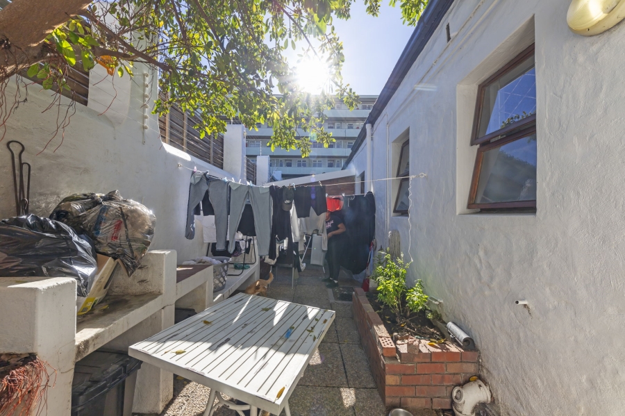 To Let 4 Bedroom Property for Rent in Mowbray Western Cape